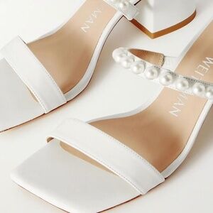STUART WEITZMAN Goldie faux pearl embellished leather mules